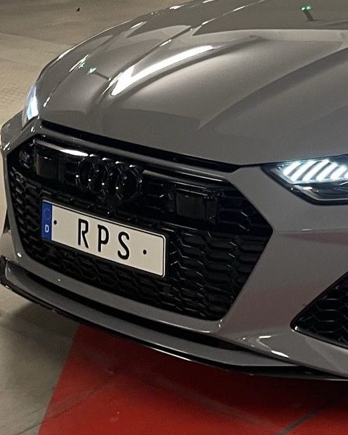 Front of an Audi RS6 Avant with an RPS number plate